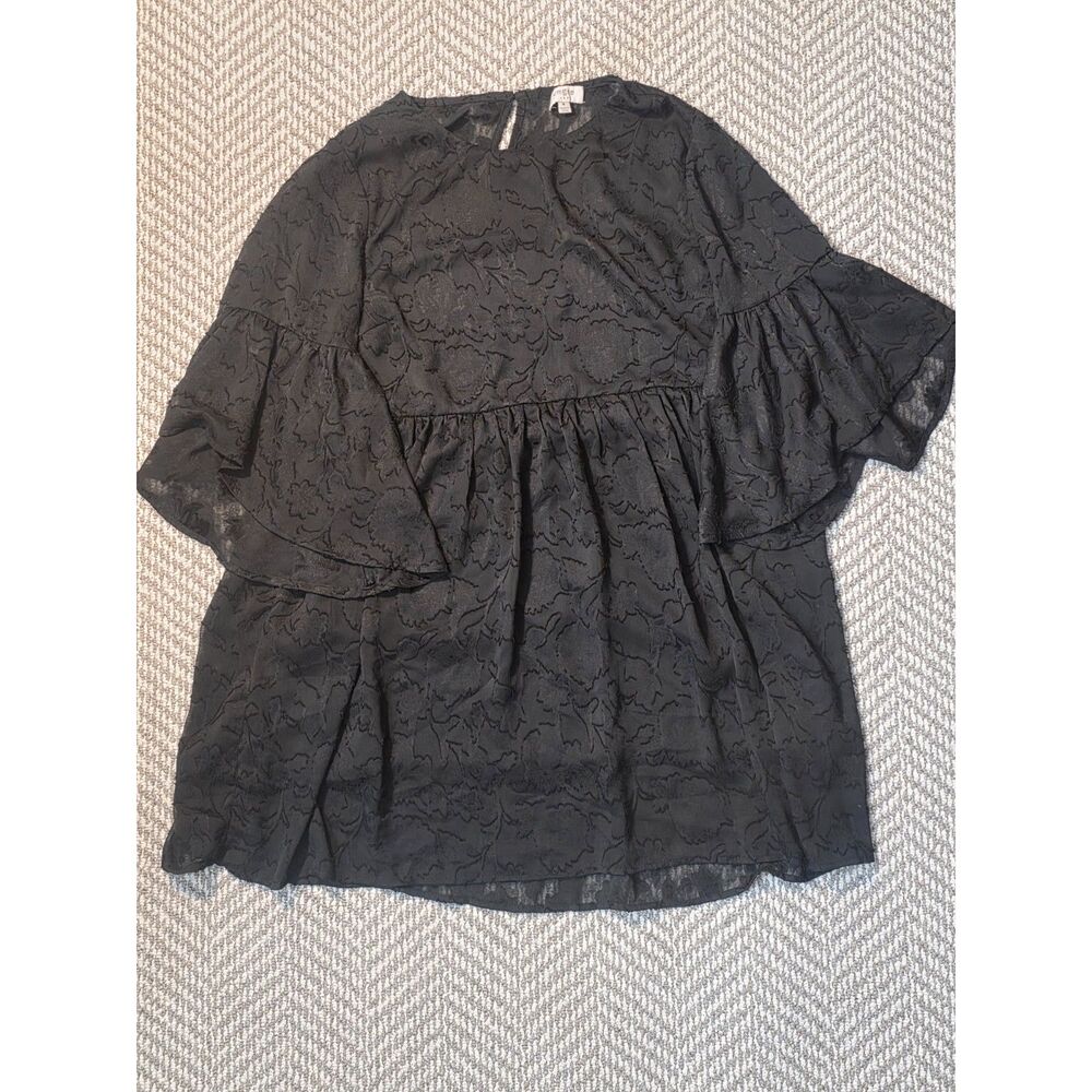 Umgee USA Women's Size Medium Black Textured Floral Bell Sleeve Babydoll Top